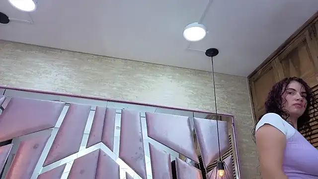 ThaliaCross online show from April 2026 07:37:01 PM