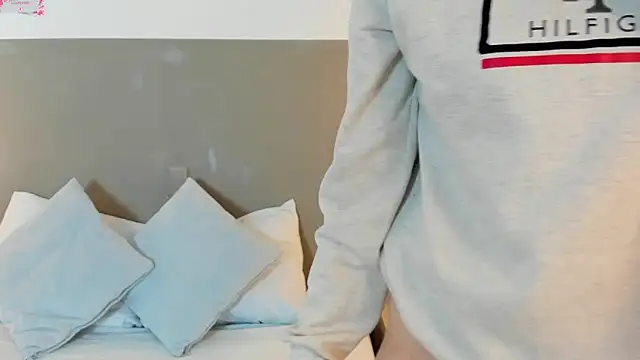 emma fhox online show from October 2025 02:20:02 AM