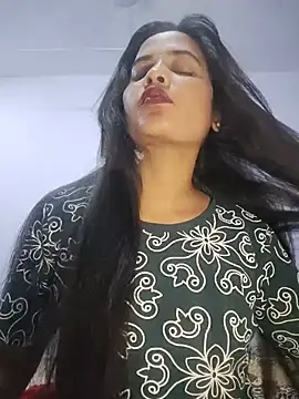Snapshot of cute_radhikaa chatting on May 2026 07:04:01 PM cute radhikaa online show from May 2026 07:04:01 PM