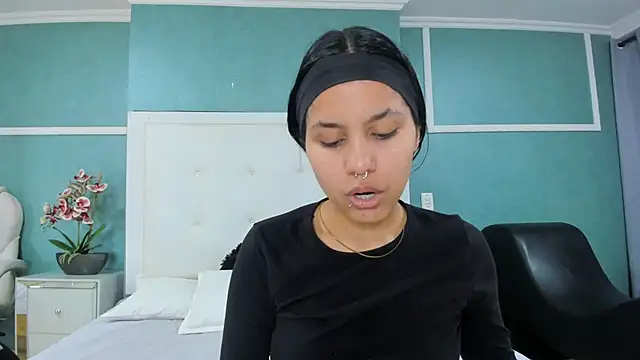 ania gomez online show from November 2025 01:54:02 PM