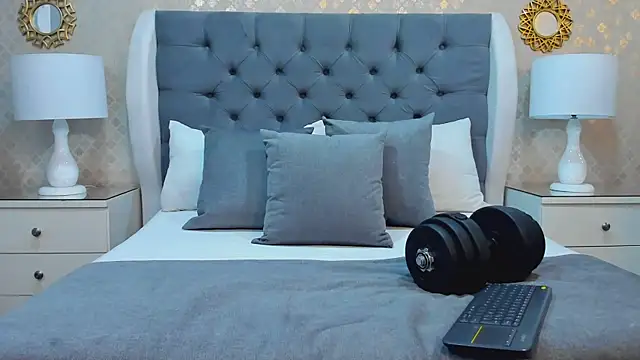 ZoeKrug online show from October 2025 11:55:02 AM