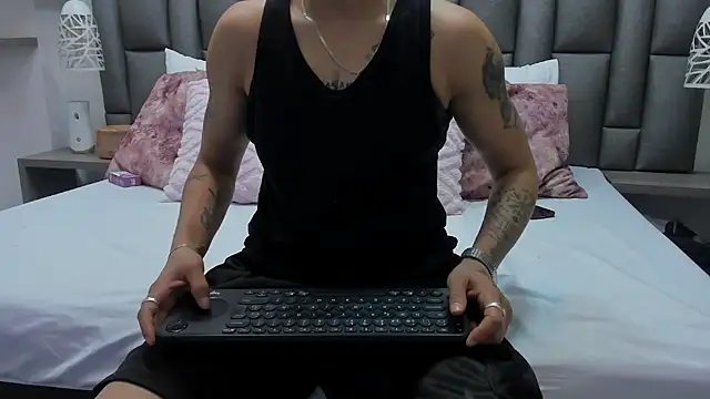 ZoeKrug online show from February 2026 12:24:02 PM