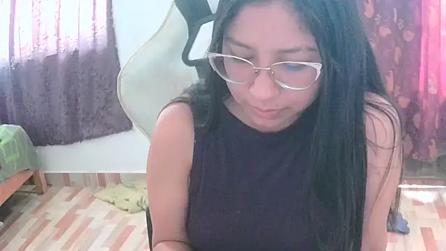 Snapshot of honeysweet111 chatting on October 2025 05:21:02 PM honeysweet111 online show from October 2025 05:21:02 PM