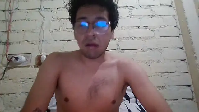 Snapshot of LecheDeSoya666 chatting on December 2025 04:40:01 AM LecheDeSoya666 online show from December 2025 04:40:01 AM