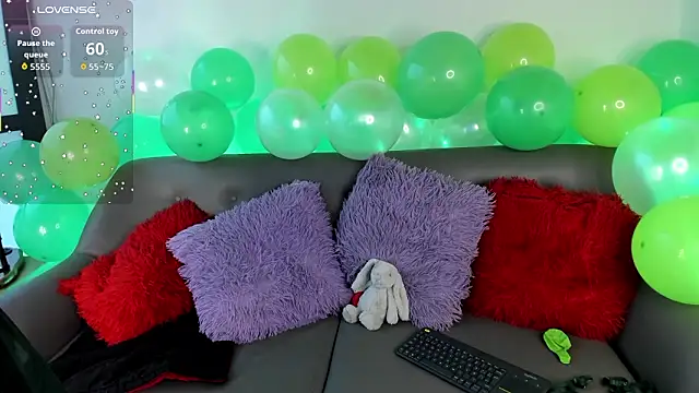 sasha roldann online show from March 2026 07:39:01 PM