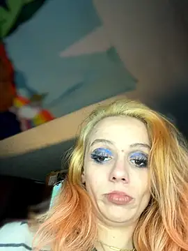 Snapshot of HodgeVibes chatting on February 2026 07:50:01 AM HodgeVibes online show from February 2026 07:50:01 AM