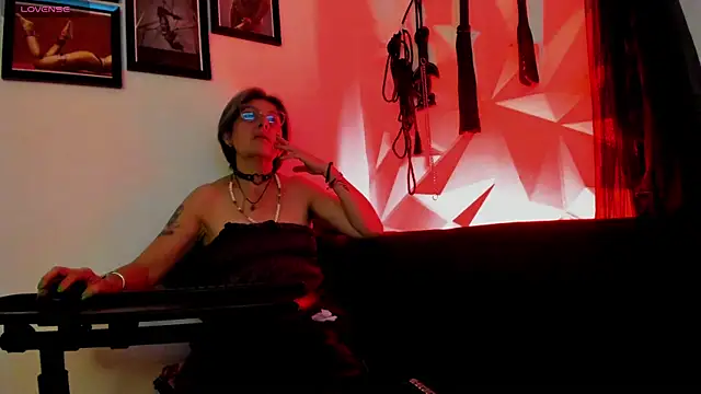 Snapshot of MistressNyx_cg chatting on October 2025 02:03:01 PM MistressNyx cg online show from October 2025 02:03:01 PM