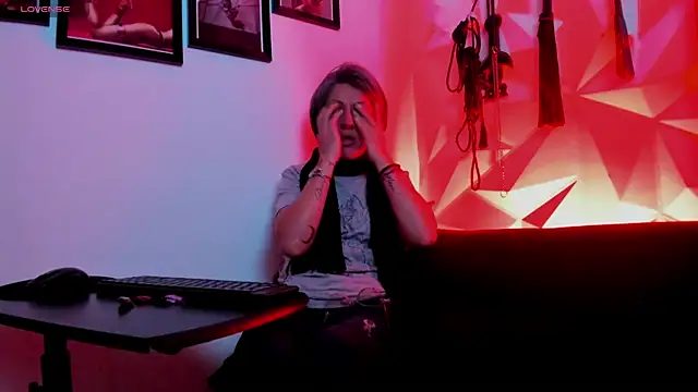 Snapshot of MistressNyx_cg chatting on October 2025 02:25:01 PM MistressNyx cg online show from October 2025 02:25:01 PM