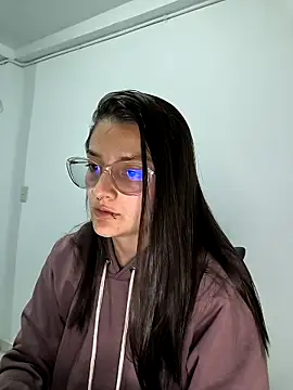 Snapshot of Coralinne__ chatting on April 2026 01:07:01 AM Coralinne online show from April 2026 01:07:01 AM