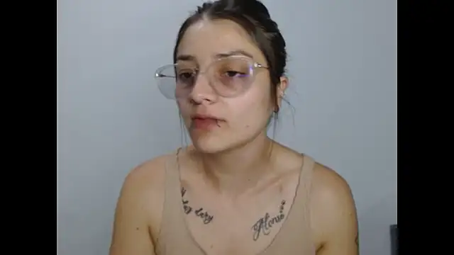 Snapshot of Coralinne__ chatting on May 2026 01:03:01 AM Coralinne online show from May 2026 01:03:01 AM