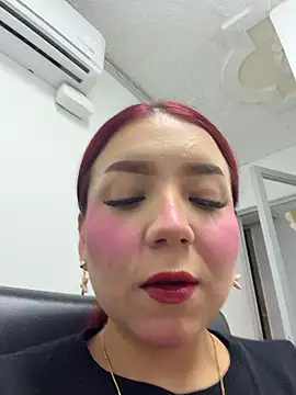 Snapshot of Mia_Juicyberry chatting on January 2026 12:26:01 AM Mia Juicyberry online show from January 2026 12:26:01 AM