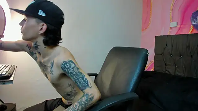 Snapshot of StraightBoy_Nick chatting on October 2025 08:38:02 PM StraightBoy Nick online show from October 2025 08:38:02 PM