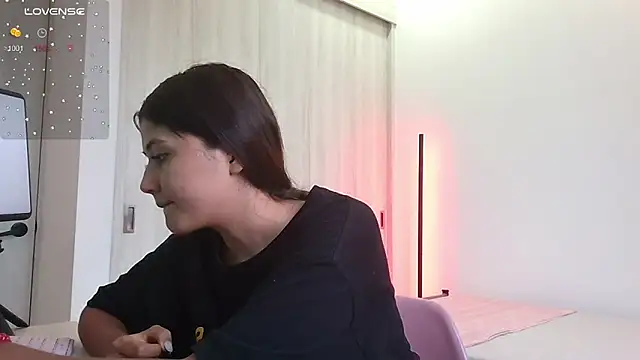 Snapshot of amy_innocent_1 chatting on June 2026 10:34:02 PM amy innocent 1 online show from June 2026 10:34:02 PM