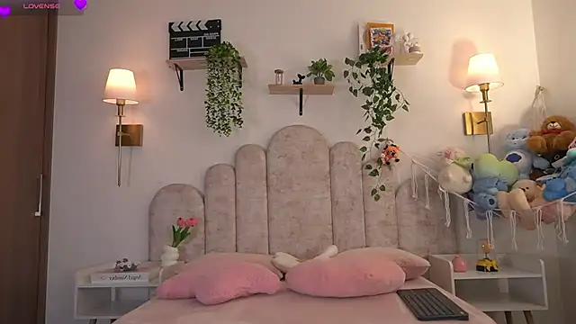 violeth     online show from March 2026 01:12:02 PM