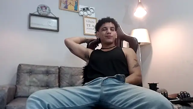 Xfire boy69 online show from November 2025 12:38:01 PM