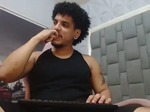 Xfire boy69 online show from February 2026 05:31:01 PM