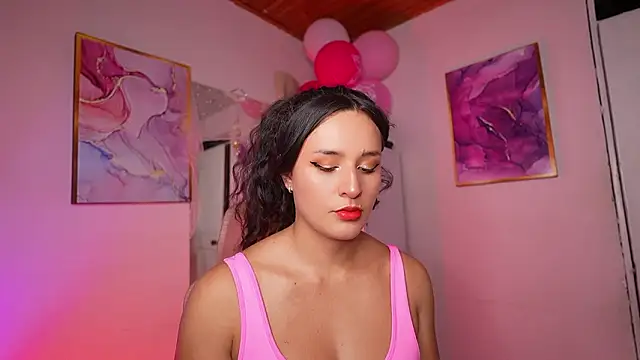 Dannaa Lovs online show from February 2026 02:04:02 PM