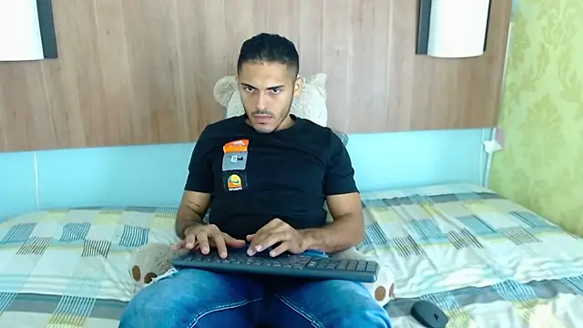 Derek Storm  online show from December 2025 12:14:02 PM