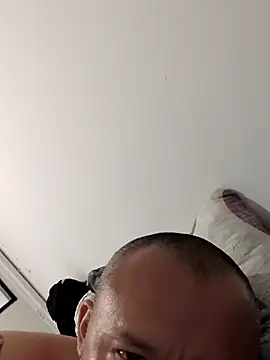 Snapshot of ScuffingBungalow chatting on September 2025 04:05:02 AM ScuffingBungalow online show from September 2025 04:05:02 AM