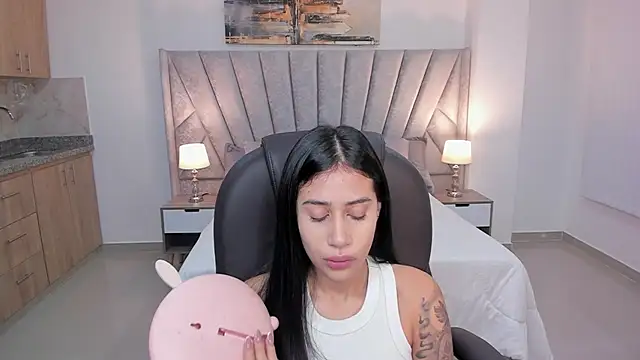 miranda crawfor online show from October 2025 11:54:02 AM