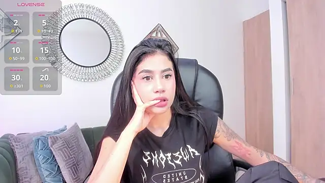 Snapshot of miranda_crawfor chatting on June 2026 08:55:02 PM miranda crawfor online show from June 2026 08:55:02 PM