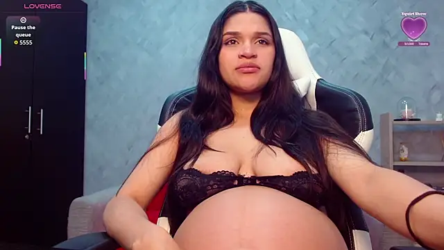 Snapshot of Roxxi_2110 chatting on October 2025 01:50:02 AM Roxxi 2110 online show from October 2025 01:50:02 AM