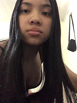 Snapshot of ashleyy20 chatting on December 2025 06:17:01 PM ashleyy20 online show from December 2025 06:17:01 PM