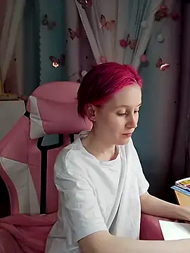 Fuzzy Unicorn online show from September 2025 07:36:02 PM