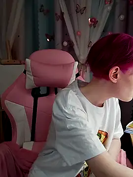 Fuzzy Unicorn online show from September 2025 06:44:01 PM