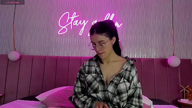 maddy jaclsonw online show from September 2025 11:55:02 AM