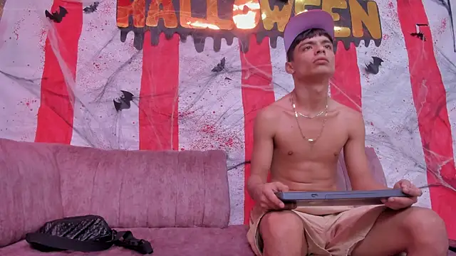 Brownie Lovers online show from October 2025 08:07:01 PM