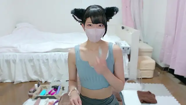 Snapshot of clara_6x9 chatting on October 2025 02:25:01 PM clara 6x9 online show from October 2025 02:25:01 PM