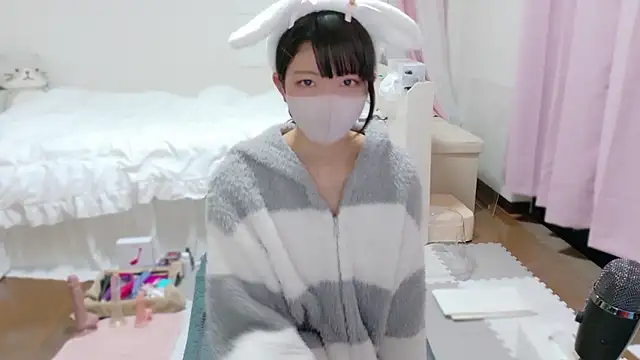 Snapshot of clara_6x9 chatting on October 2025 07:49:01 PM clara 6x9 online show from October 2025 07:49:01 PM