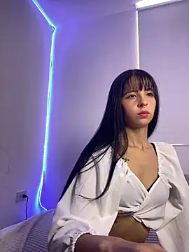 Lia  1 online show from September 2025 05:03:02 PM