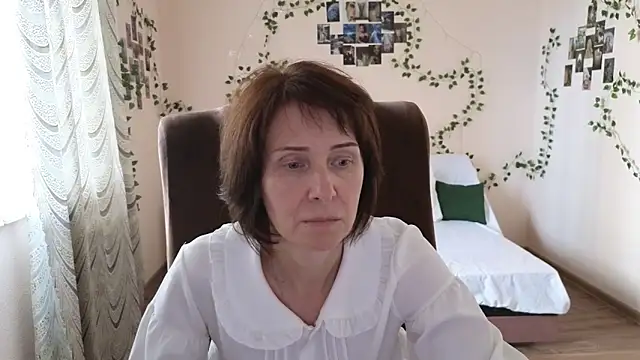 Snapshot of Lia_Tito chatting on September 2025 12:17:01 PM Lia Tito online show from September 2025 12:17:01 PM
