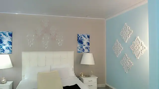 maddissonivanova online show from October 2025 07:03:02 PM