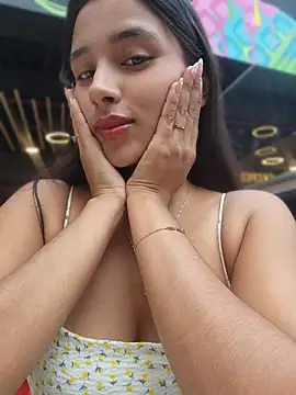 Lorena Mcfly online show from March 2026 02:33:02 PM