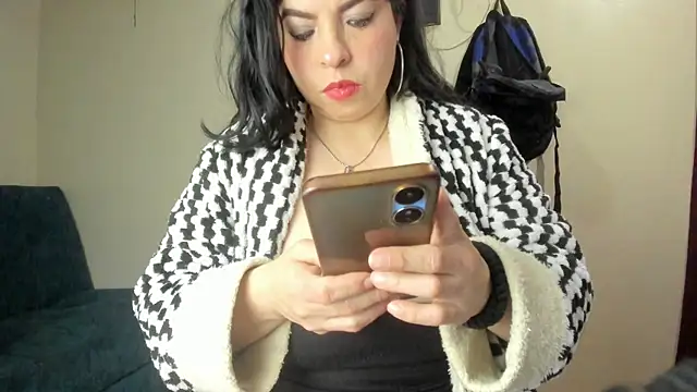 angela suaza online show from October 2025 01:37:02 AM