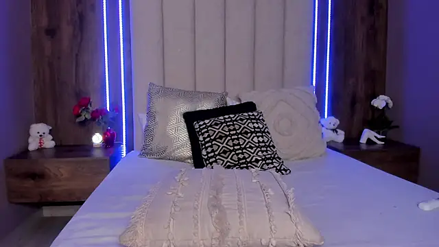 LucySalvatore  online show from March 2026 08:26:33 AM