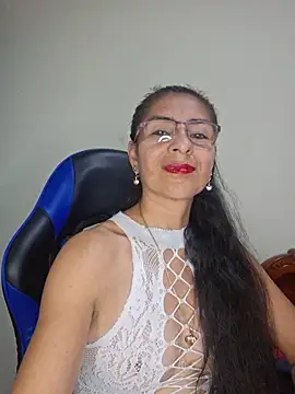 Snapshot of Natasha_50 chatting on December 2025 10:14:01 PM Natasha 50 online show from December 2025 10:14:01 PM