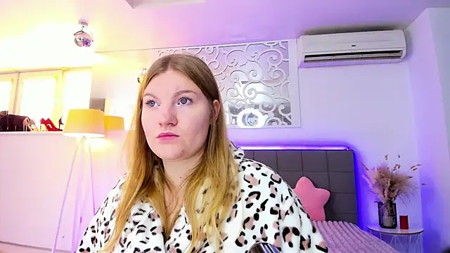 AshleyJoness online show from November 2025 06:01:01 AM