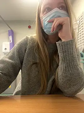 Snapshot of hazel_wood21 chatting on February 2026 12:05:02 PM hazel wood21 online show from February 2026 12:05:02 PM