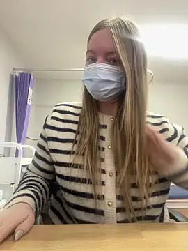 Snapshot of hazel_wood21 chatting on March 2026 09:43:02 AM hazel wood21 online show from March 2026 09:43:02 AM