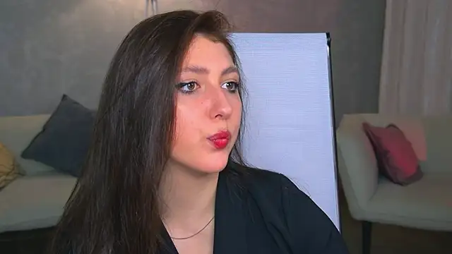 Snapshot of Mary_Miiller chatting on October 2025 12:30:02 PM Mary Miiller online show from October 2025 12:30:02 PM