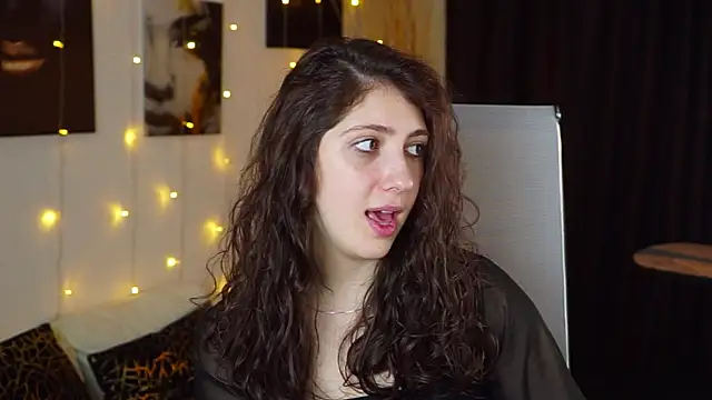 Snapshot of Mary_Miiller chatting on November 2025 09:55:02 AM Mary Miiller online show from November 2025 09:55:02 AM