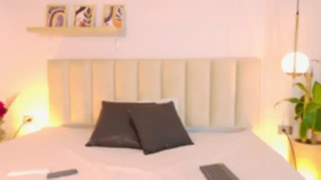Emely Deluxe online show from May 2026 09:47:02 AM