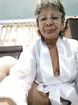 Snapshot of OliviaMorris1 chatting on June 2026 01:05:02 PM OliviaMorris1 online show from June 2026 01:05:02 PM