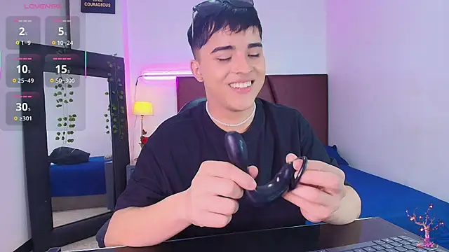 Lucass love online show from October 2025 04:44:02 PM