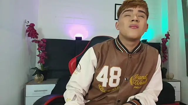 Lucass love online show from June 2026 01:21:02 PM