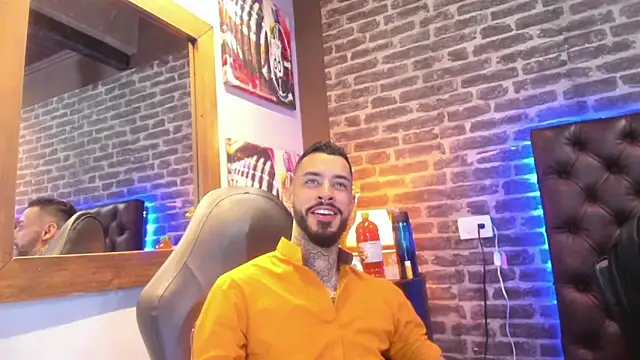 VinzenzRizzo online show from September 2025 04:25:01 AM